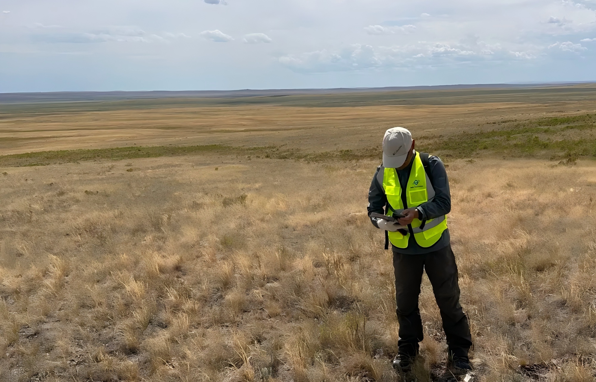 A GAIA geologist conducts field observations and validates model-generated hypotheses.